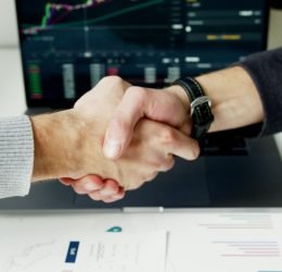 Handshake with salary growth chart - Highest paying Gulf jobs and salaries